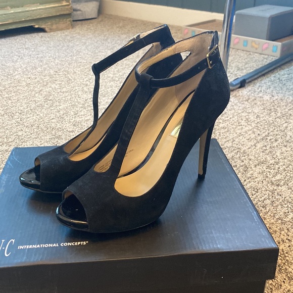 INC Suede stiletto - international concepts - Picture 2 of 4
